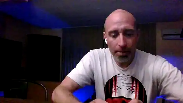 Snapshot of El_Gizmo chatting on 03/27/26, 07:25 El Gizmo online show from 03/27/26, 07:25