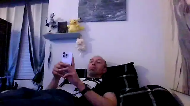 Snapshot of El_Gizmo chatting on 03/31/26, 07:09 El Gizmo online show from 03/31/26, 07:09