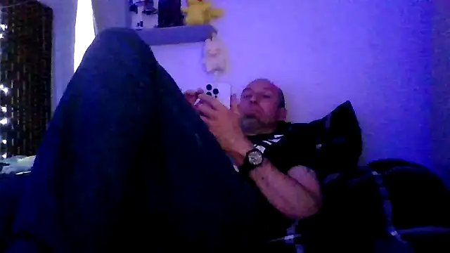 Snapshot of El_Gizmo chatting on 03/31/26, 07:14 El Gizmo online show from 03/31/26, 07:14