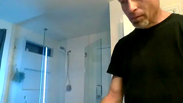 Snapshot of El_Gizmo chatting on 05/22/26, 03:35 El Gizmo online show from 05/22/26, 03:35