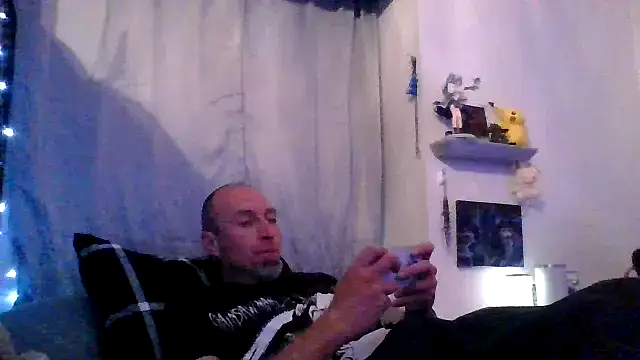 Snapshot of El_Gizmo chatting on 06/01/26, 06:15 El Gizmo online show from 06/01/26, 06:15