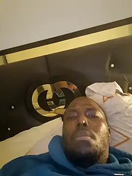 Snapshot of PlasticSurface727 chatting on 09/20/25, 02:29 PlasticSurface727 online show from 09/20/25, 02:29