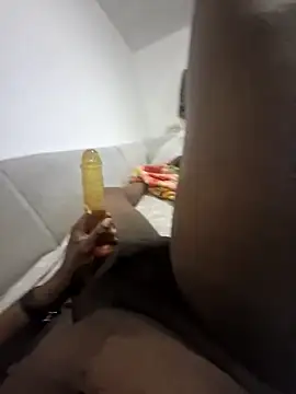 Snapshot of PlasticSurface727 chatting on 10/05/25, 11:24 PlasticSurface727 online show from 10/05/25, 11:24