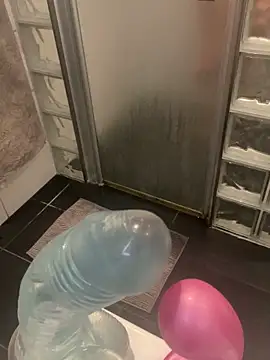 Snapshot of QueenMelissa80 chatting on 09/30/25, 05:07 QueenMelissa80 online show from 09/30/25, 05:07