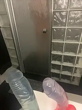 Snapshot of QueenMelissa80 chatting on 10/20/25, 05:13 QueenMelissa80 online show from 10/20/25, 05:13