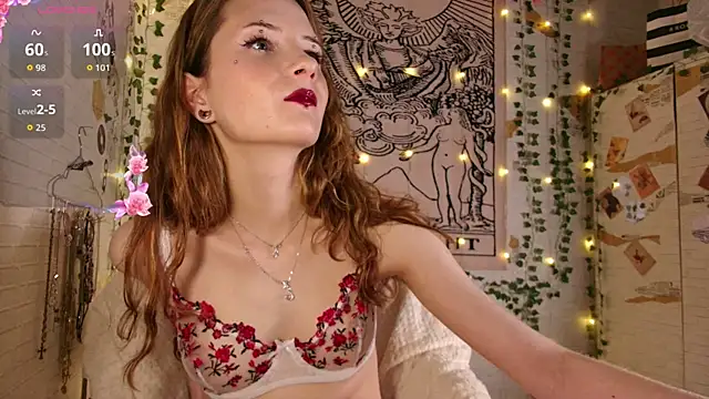 Snapshot of summerhazeee chatting on 11/08/25, 05:23 summerhazeee online show from 11/08/25, 05:23