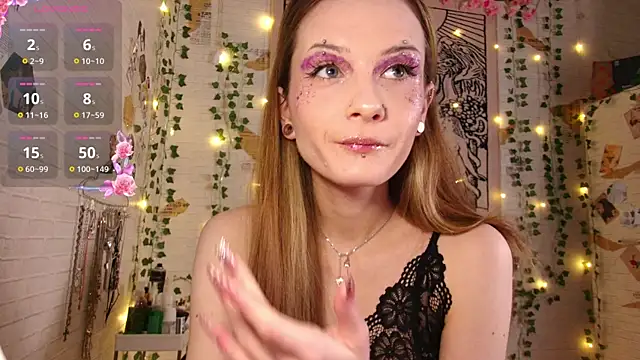 Snapshot of summerhazeee chatting on 12/21/25, 07:10 summerhazeee online show from 12/21/25, 07:10