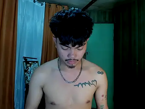 Snapshot of cutievrinx chatting on 11/27/25, 04:03 cutievrinx online show from 11/27/25, 04:03