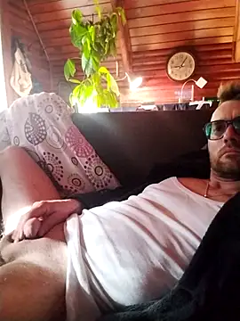 tomee83 online show from 10/11/25, 07:07