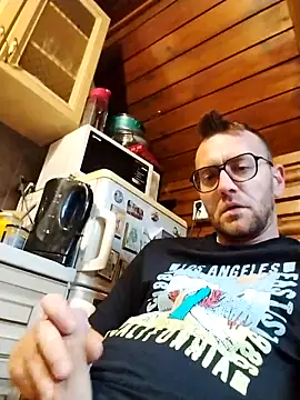 tomee83 online show from 11/14/25, 09:52