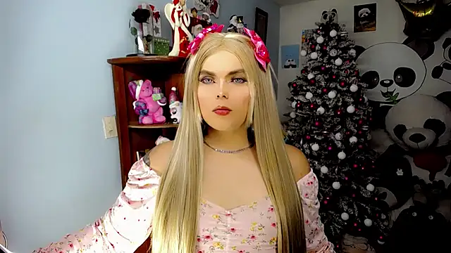 Snapshot of SweetKim21 chatting on 12/12/24, 04:04 SweetKim21 online show from 12/12/24, 04:04