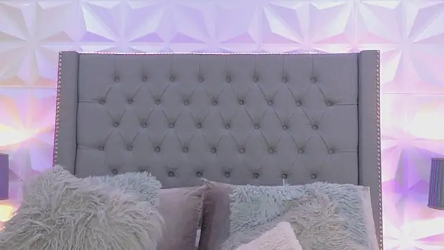 sarah salis  online show from 12/14/24, 01:17