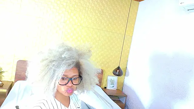 Squirter pussybomb online show from 12/11/24, 03:24