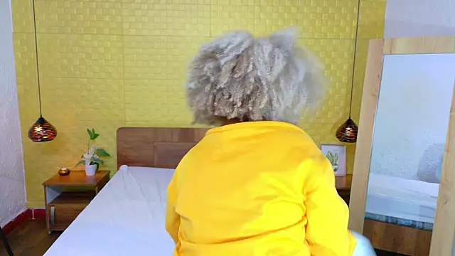 Squirter pussybomb online show from 02/18/25, 03:42