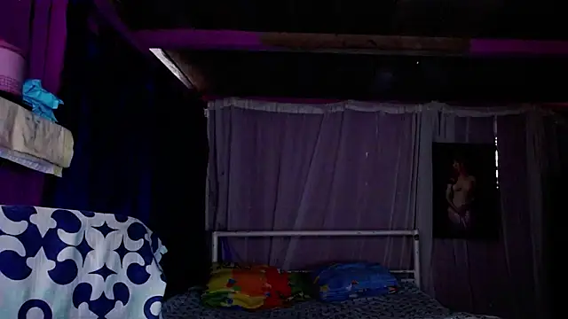 Snapshot of ZoeKuipers13 chatting on 02/18/25, 09:09 ZoeKuipers13 online show from 02/18/25, 09:09