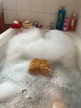 Snapshot of Russell1508 chatting on 09/23/25, 04:10 Russell1508 online show from 09/23/25, 04:10