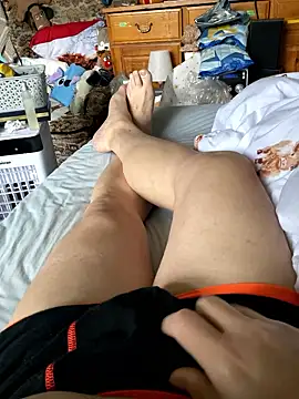 Snapshot of Russell1508 chatting on 01/13/26, 11:37 Russell1508 online show from 01/13/26, 11:37