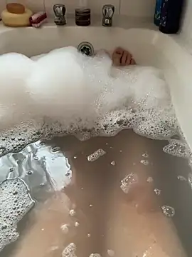 Snapshot of Russell1508 chatting on 02/13/26, 02:35 Russell1508 online show from 02/13/26, 02:35