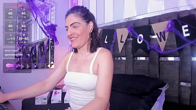 KatteMoss online show from 10/24/25, 08:27