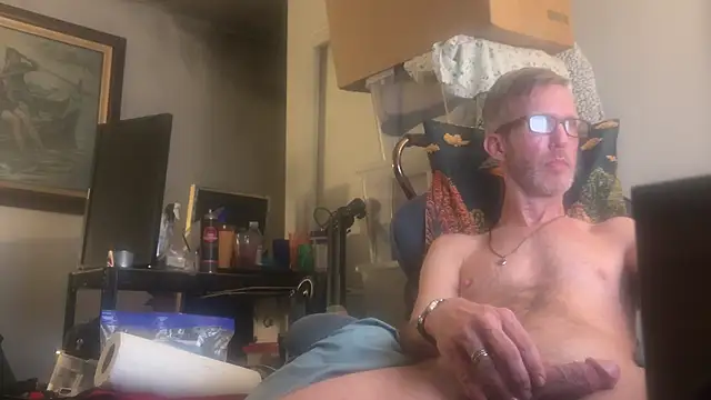 Snapshot of Elijah_Young chatting on 03/20/26, 03:28 Elijah Young online show from 03/20/26, 03:28