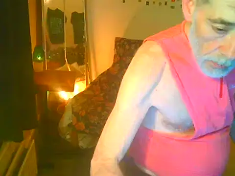 Snapshot of DaddyQuimHot chatting on 12/03/24, 02:25 DaddyQuimHot online show from 12/03/24, 02:25