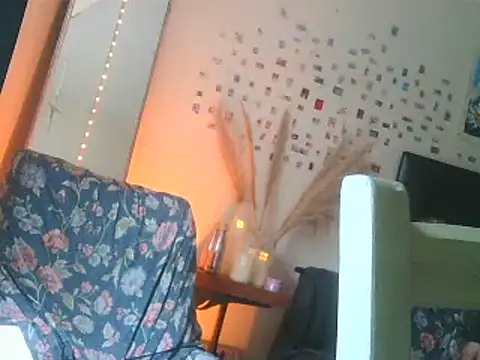 Snapshot of DaddyQuimHot chatting on 12/12/24, 01:06 DaddyQuimHot online show from 12/12/24, 01:06