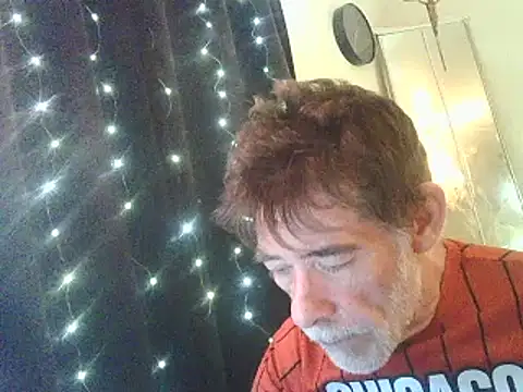 Snapshot of DaddyQuimHot chatting on 02/10/25, 01:35 DaddyQuimHot online show from 02/10/25, 01:35