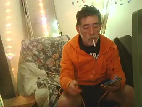 Snapshot of DaddyQuimHot chatting on 02/11/25, 01:41 DaddyQuimHot online show from 02/11/25, 01:41