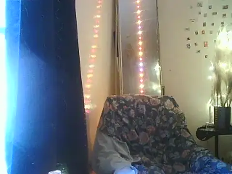 Snapshot of DaddyQuimHot chatting on 02/11/25, 10:59 DaddyQuimHot online show from 02/11/25, 10:59