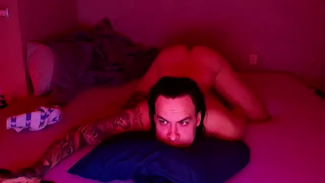 Snapshot of baphomet_from_ice chatting on 11/16/25, 01:00 baphomet from ice online show from 11/16/25, 01:00