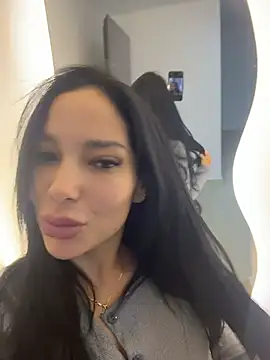 Dakota diaz  online show from 06/14/26, 06:59