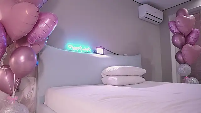 NinaMint online show from 12/14/25, 06:23