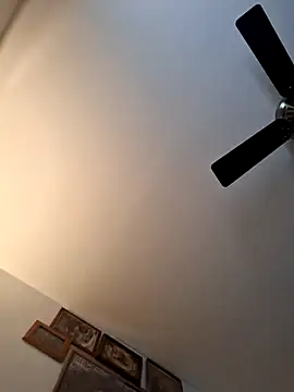 Snapshot of 19bambam87 chatting on 03/19/26, 05:28 19bambam87 online show from 03/19/26, 05:28