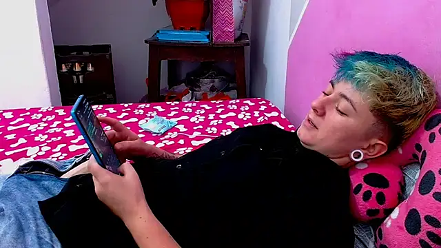 tomboyblue online show from 10/20/25, 08:09