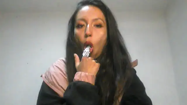 Snapshot of Amarista_Lovely6 chatting on 01/12/26, 04:07 Amarista Lovely6 online show from 01/12/26, 04:07