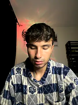 Snapshot of Hairylover_boy chatting on 09/18/25, 05:09 Hairylover boy online show from 09/18/25, 05:09
