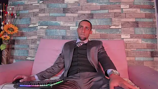 Paolo johnson online show from 10/08/25, 11:41