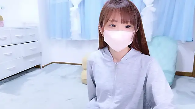 Snapshot of shihori_s2 chatting on 11/05/25, 12:05 shihori s2 online show from 11/05/25, 12:05