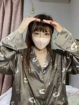 Snapshot of shihori_s2 chatting on 12/15/25, 08:51 shihori s2 online show from 12/15/25, 08:51