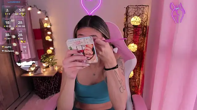 Snapshot of violet_ch chatting on 01/31/25, 08:22 violet ch online show from 01/31/25, 08:22