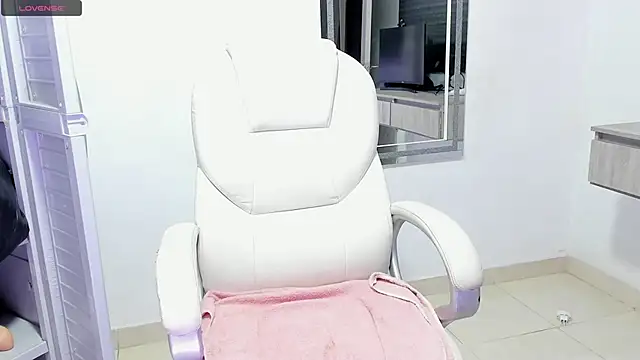 dahian carter online show from 10/28/25, 12:09