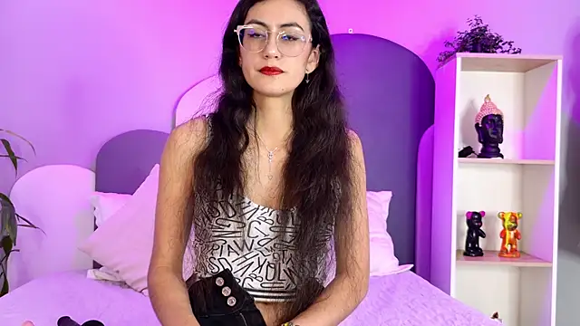 Snapshot of SophieGomez22 chatting on 05/31/26, 11:06 SophieGomez22 online show from 05/31/26, 11:06