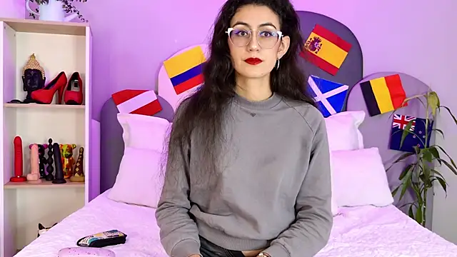 Snapshot of SophieGomez22 chatting on 07/17/26, 11:28 SophieGomez22 online show from 07/17/26, 11:28
