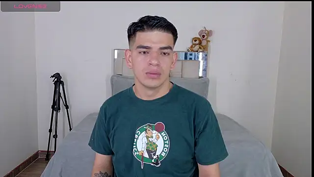 Snapshot of Ares_Johnson chatting on 06/15/26, 02:08 Ares Johnson online show from 06/15/26, 02:08