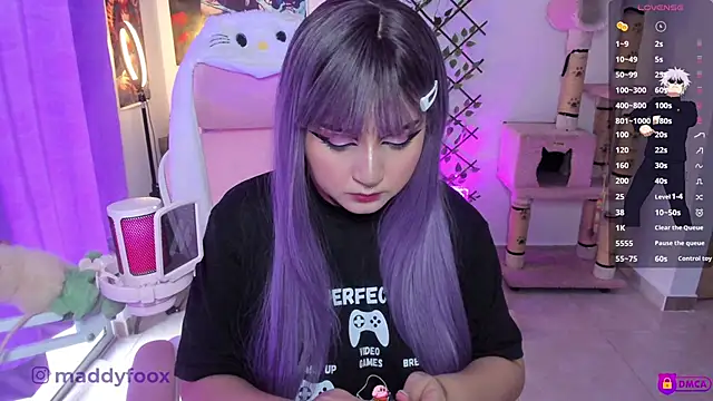 MaddyFooxx online show from 04/28/26, 10:37