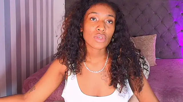 rebeca cortez  online show from 01/10/25, 03:50