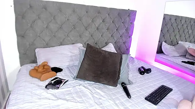 rebeca cortez  online show from 03/10/25, 04:49