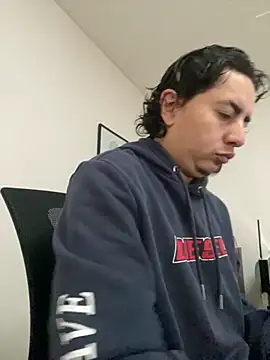 Snapshot of DanielGomez9 chatting on 10/10/25, 03:33 DanielGomez9 online show from 10/10/25, 03:33