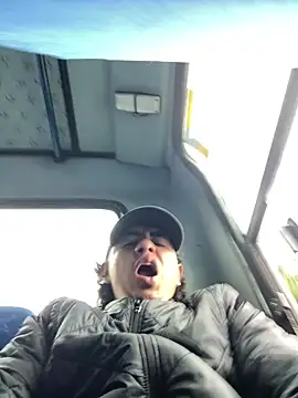 DanielGomez9 online show from 11/17/25, 12:11