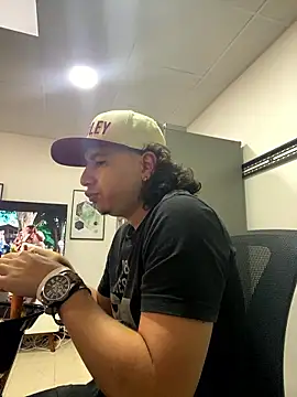 Snapshot of DanielGomez9 chatting on 01/17/26, 08:56 DanielGomez9 online show from 01/17/26, 08:56